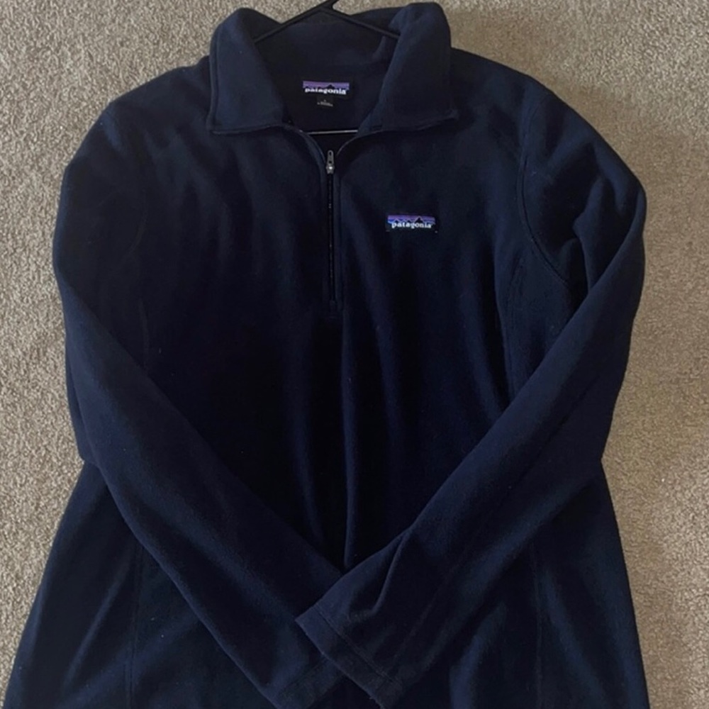 Patagonia women’s micro fleece 1/4 zip. Black color. Sz L women’s.